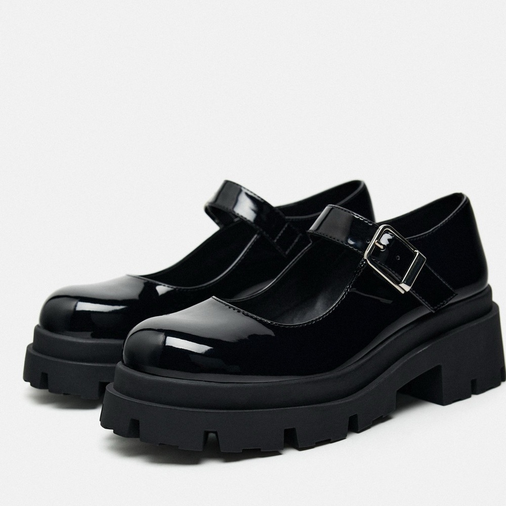 BUCKLED LUG SOLE MARY
JANES ZARA